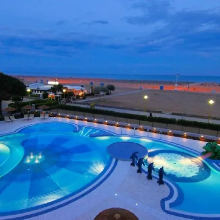 Charming Beachfront With A Bright Terrace * Бибионе