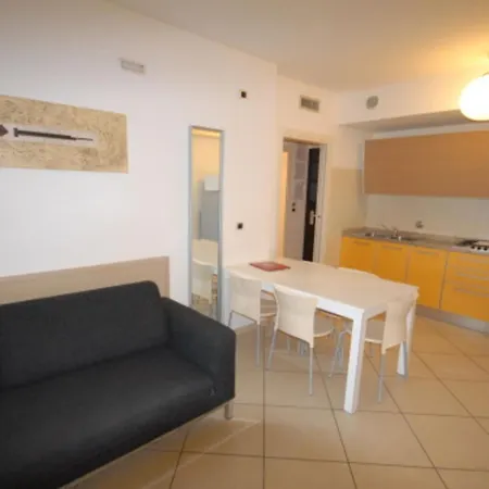 公寓 Charming Beachfront Flat With A Bright Terrace 比比翁