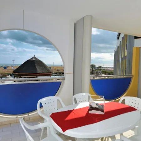 Charming Beachfront Flat With A Bright Terrace Appartement