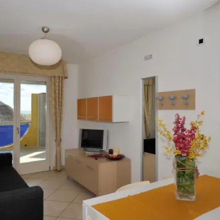 Charming Beachfront Flat With A Bright Terrace * Bibione