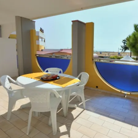 Appartement Charming Beachfront Flat With A Bright Terrace Bibione