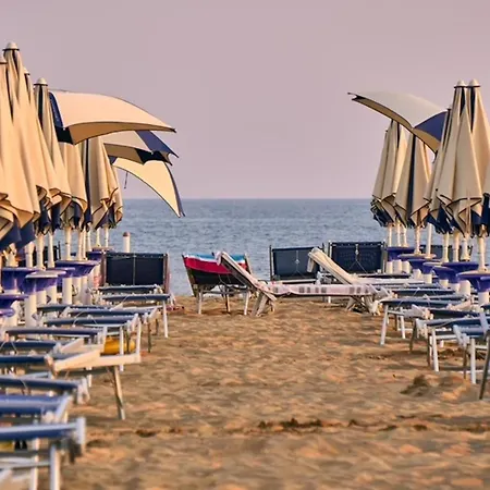 Charming Beachfront Flat With A Bright Terrace Bibione