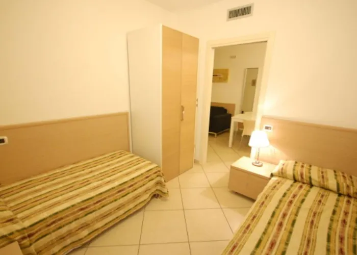 Charming Beachfront With A Bright Terrace Appartement Bibione